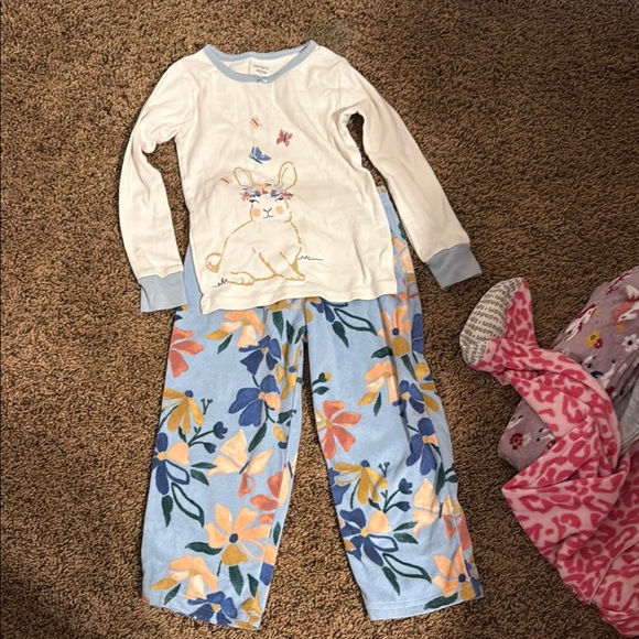 Pajama Set - Picture 2 of 8